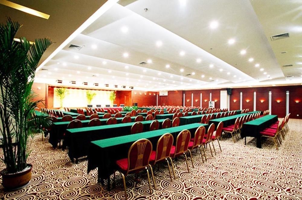 Yijing Holiday Hotel Yimeng Road Linyi  Bagian luar foto