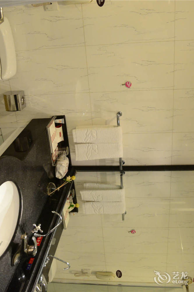 Yijing Holiday Hotel Yimeng Road Linyi  Bagian luar foto