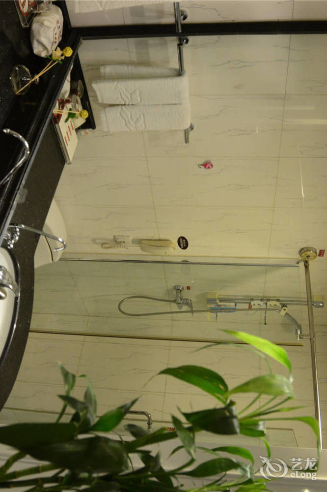 Yijing Holiday Hotel Yimeng Road Linyi  Bagian luar foto