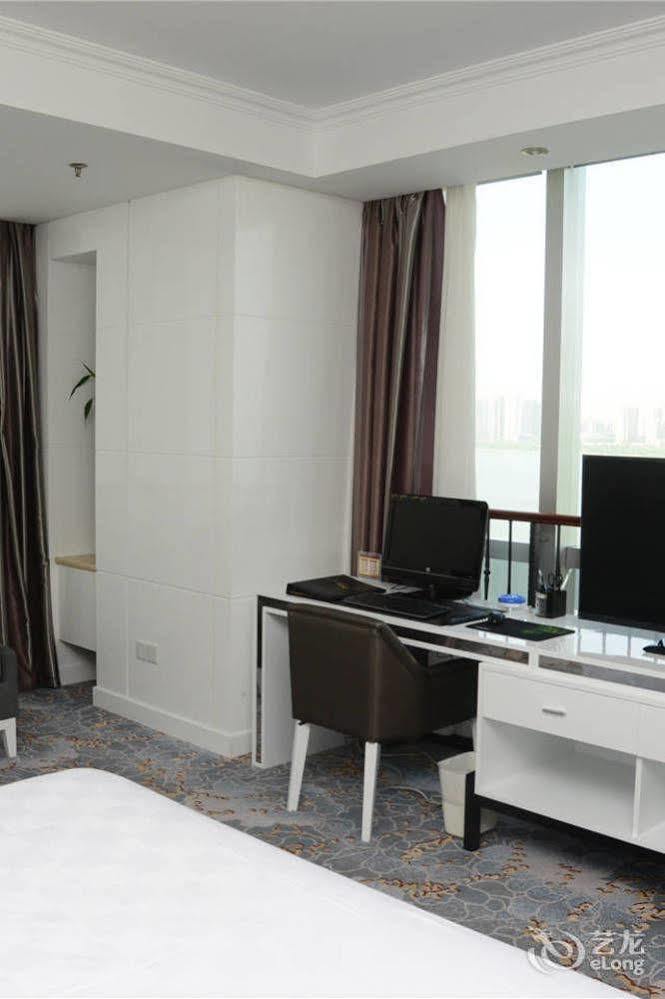 Yijing Holiday Hotel Yimeng Road Linyi  Bagian luar foto