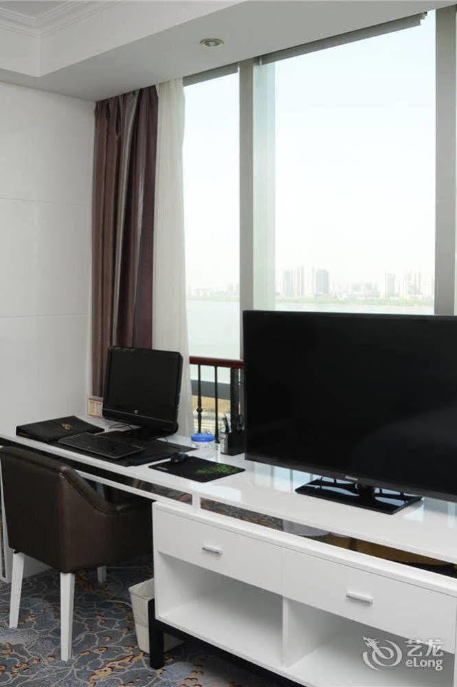 Yijing Holiday Hotel Yimeng Road Linyi  Bagian luar foto